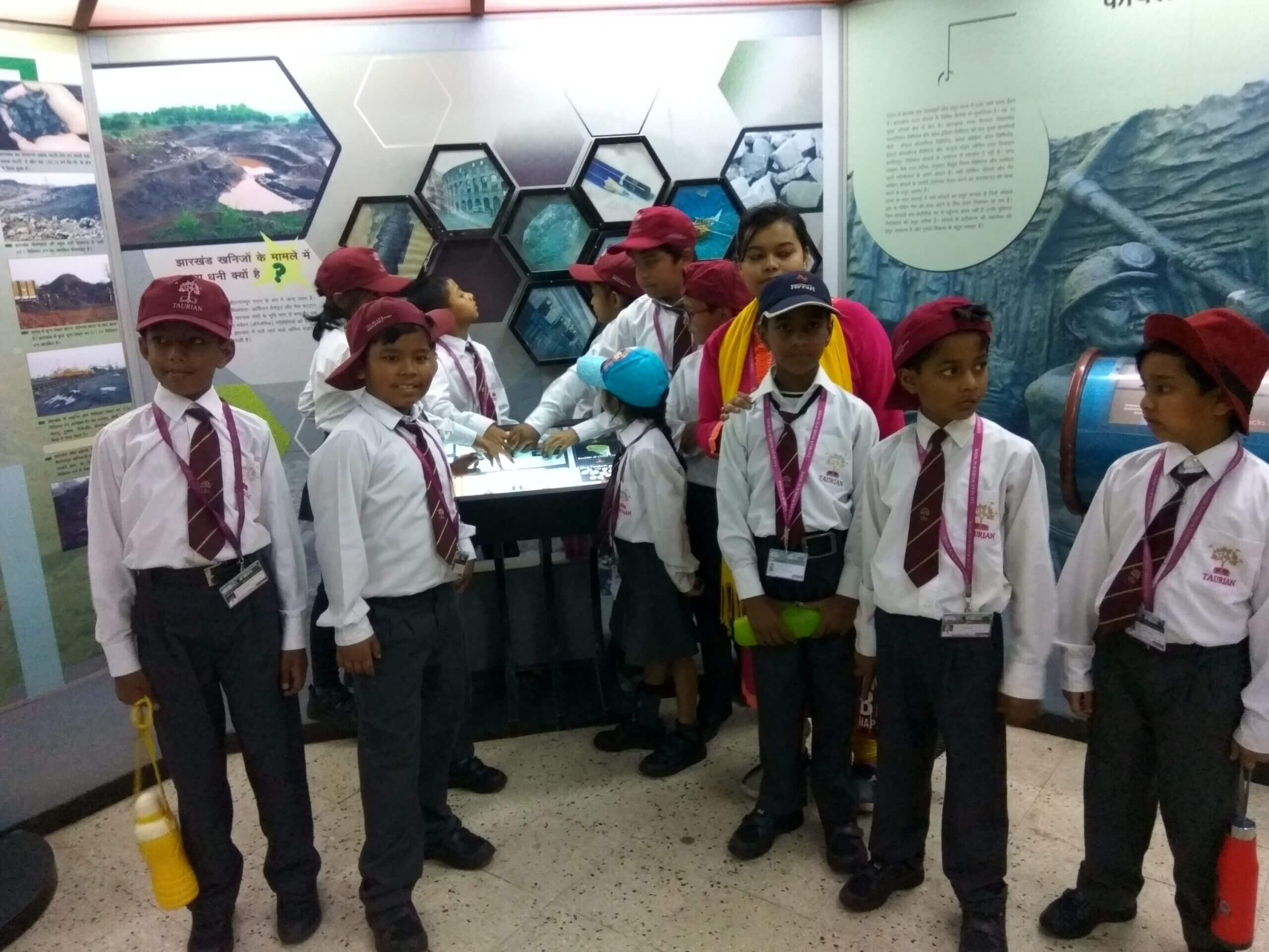 Grade LKG, UKG & II – Educational tour to ‘Science City’ on 1st March 2018
